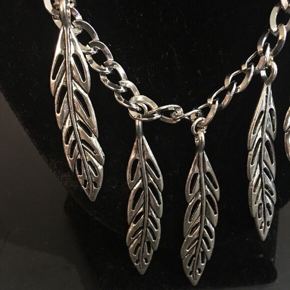 Designs by Jan Leaf dangled necklace Neckl… - Picture 4 of 4